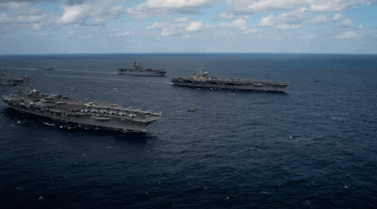 Protest Chin przeciwko Filipińsko-Amerykańskim patrolom morskim na Morzu Południowochińskim / Portal Stoczniowy