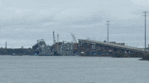 Baltimore: Próby uwolnienia kontenerowca Dali / Portal Stoczniowy