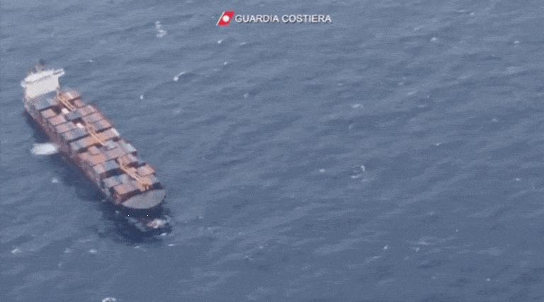 Kolizja dwóch statków u wybrzeży Sycylii / Portal Stoczniowy