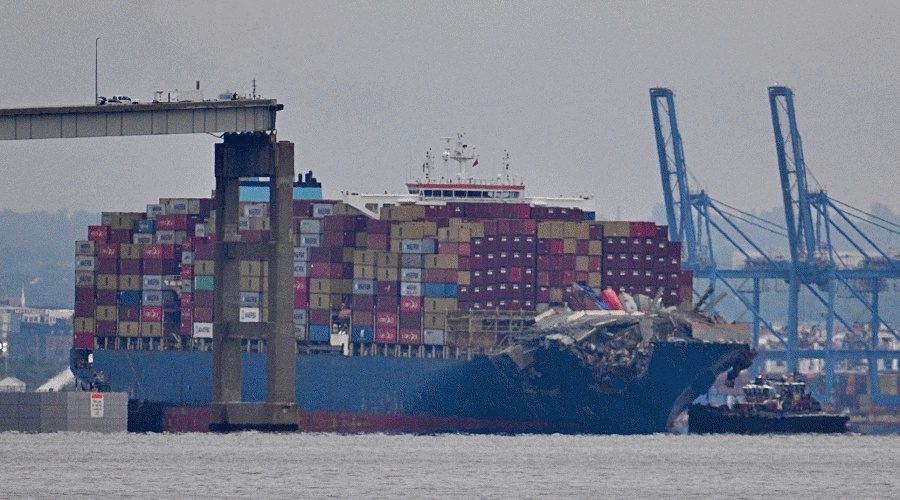 Kontenerowiec Dali pomyślnie odholowany do portu w Baltimore / Portal Stoczniowy