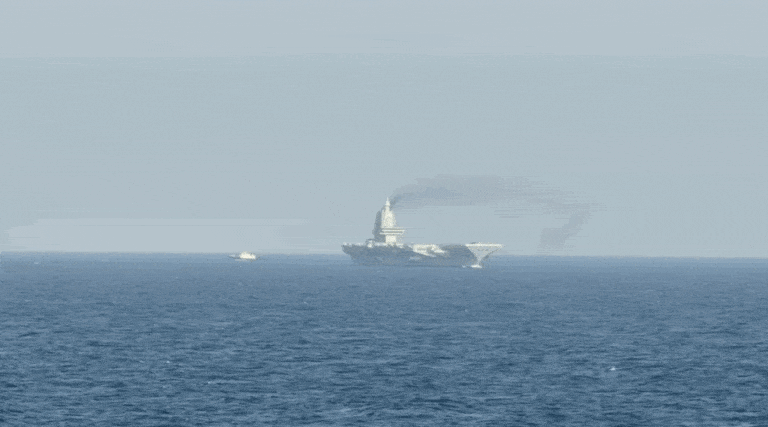 Debiut lotniskowca Fujian na próbach morskich / Portal Stoczniowy