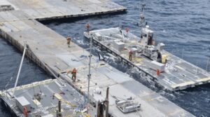 Pływające molo w Strefie Gazy gotowe do przyjęcia pomocy humanitarnej / Portal Stoczniowy