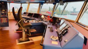 Przemysł okrętowy: Łączność satelitarna na morzu / Portal Stoczniowy