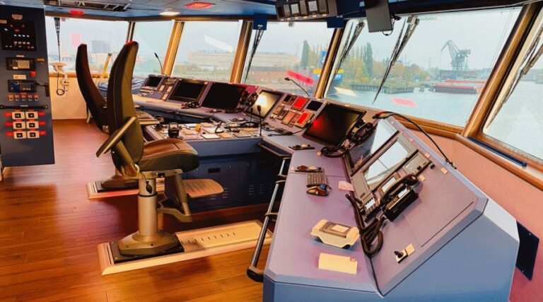 Przemysł okrętowy: Łączność satelitarna na morzu / Portal Stoczniowy