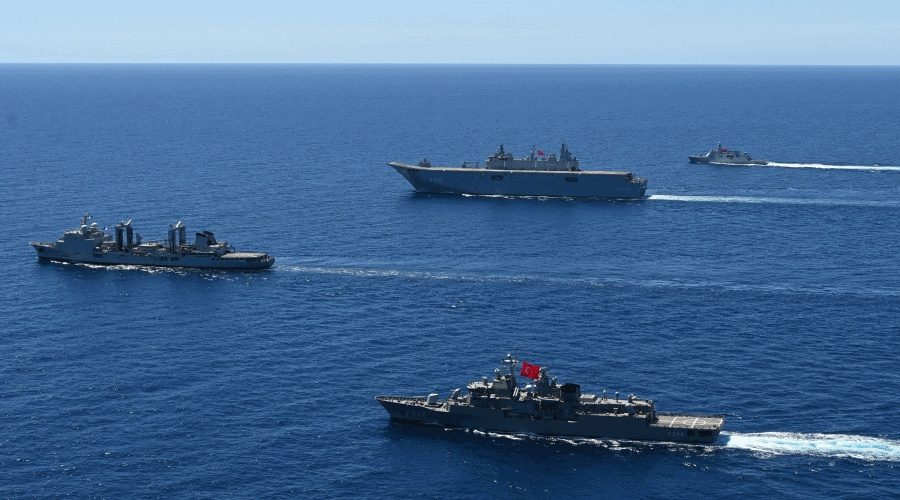 Rosyjska "flota cieni" wypierana przez okręty NATO na Morzu Śródziemnym / Portal Stoczniowy