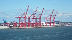 Gospodarka Wielkiej Brytanii i wzrost liczby przewiezionych pasażerów według IOMSPC / Portal Stoczniowy