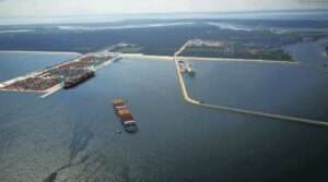 Konflikt wokół budowy terminalu kontenerowego w Świnoujściu / Portal Stoczniowy