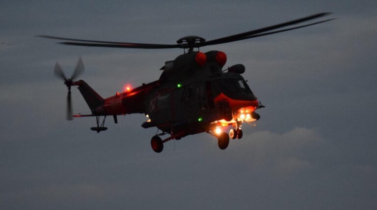 Nocna akcja ratownicza lotników morskich z Darłowa / Portal Stoczniowy