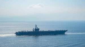 Morze Czerwone: Lotniskowiec USS Dwight Eisenhower na straży bezpieczeństwa / Portal Stoczniowy