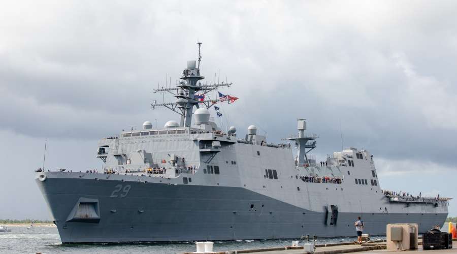 Nowy desantowiec USS Richard M. McCool Jr. dołączył do US Navy / Portal Stoczniowy