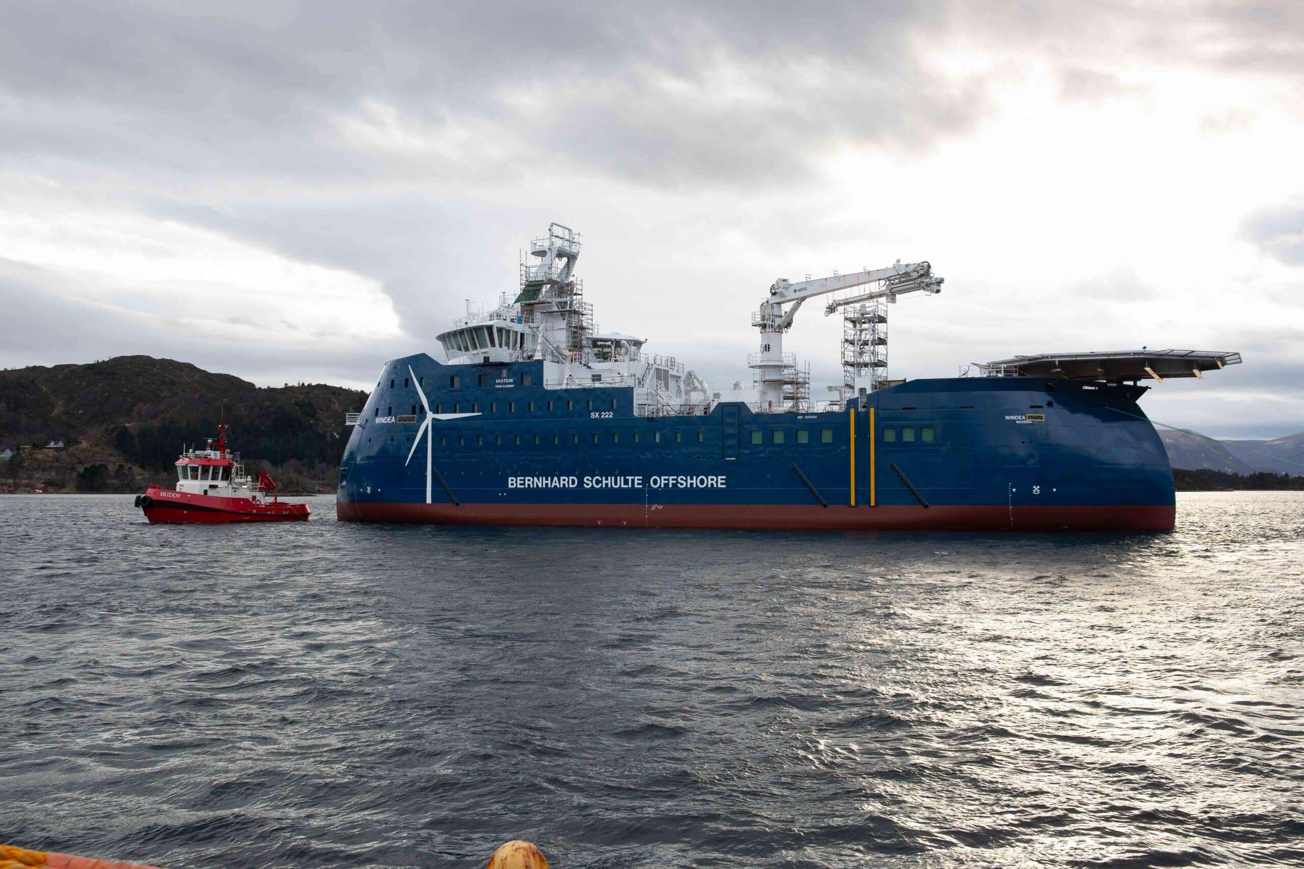 Wodowanie jednostki offshore typu CSOV "Yno 320" / Portal Stoczniowy