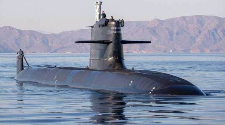 Hiszpański S-81 Isaac Peral debiutuje w manewrach NATO / Portal Stoczniowy