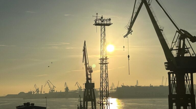 Umowa o budowę statku – opóźnienia i klauzla permissible delay / Portal Stoczniowy