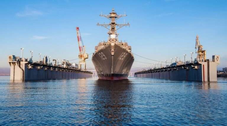 Wodowanie trzeciego niszczyciela Flight III Jeremiah Denton / Portal Stoczniowy