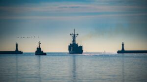 Fregata ORP Gen. K. Pułaski w drodze na polowanie na okręty podwodne / Portal Stoczniowy