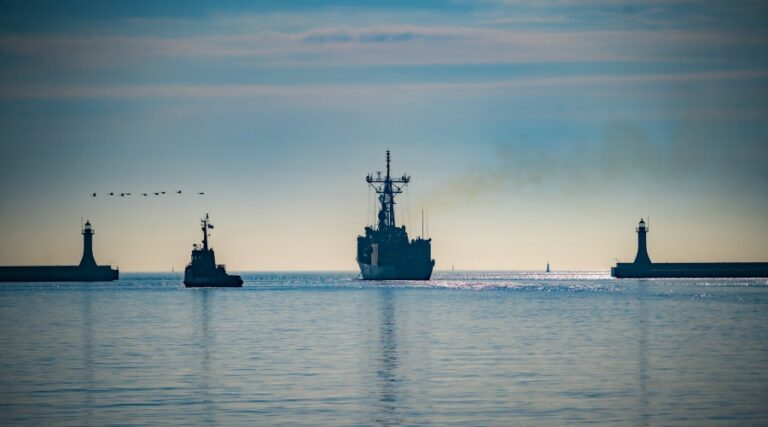 Fregata ORP Gen. K. Pułaski w drodze na polowanie na okręty podwodne / Portal Stoczniowy