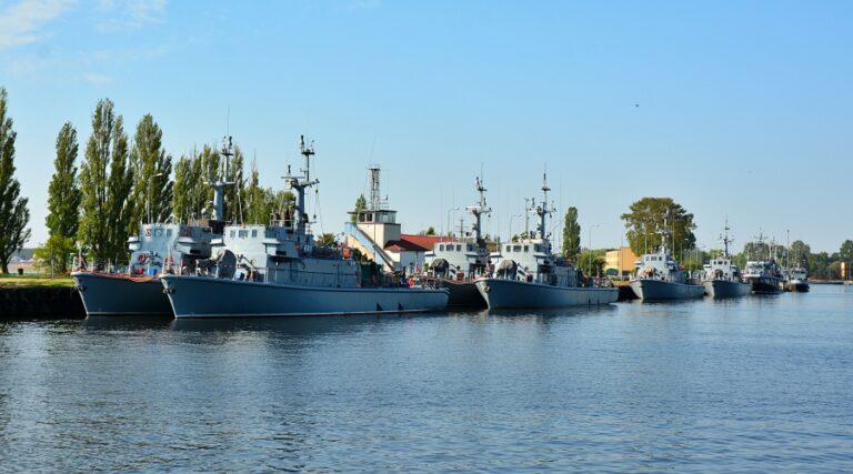 „Strażnicy Bałtyku” od 60 lat. Historia 8. Flotylli Obrony Wybrzeża / Portal Stoczniowy