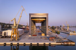 Od remontów do budowy fregat – transformacja PGZ Stoczni Wojennej / Portal Stoczniowy