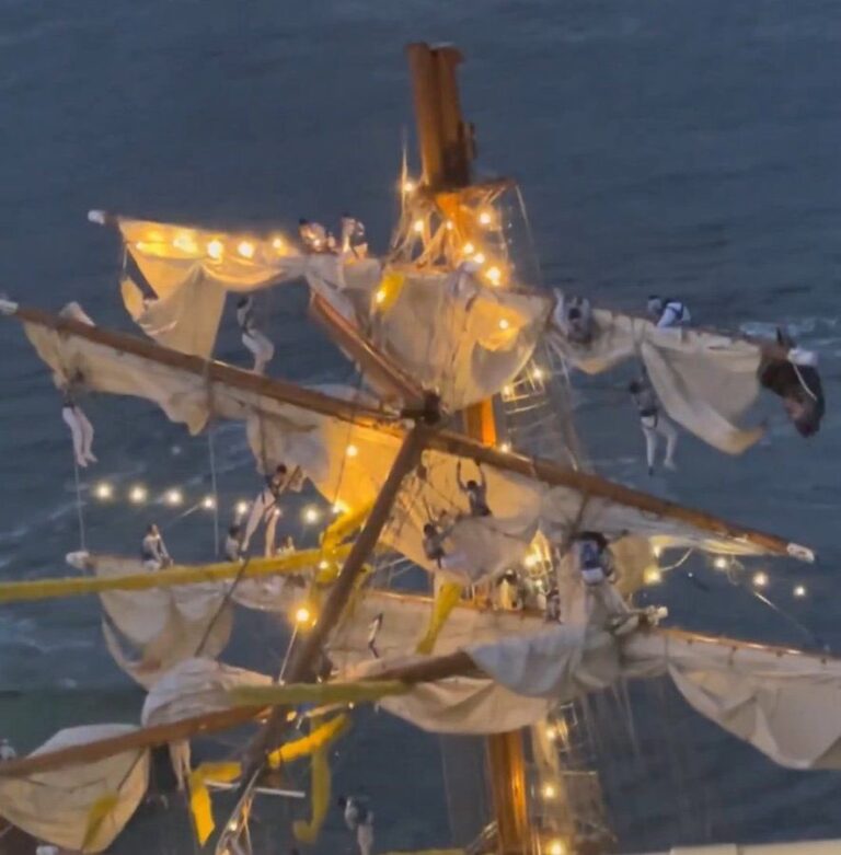 Kolizja żaglowca Cuauhtémoc z Mostem Brooklińskim / Portal Stoczniowy