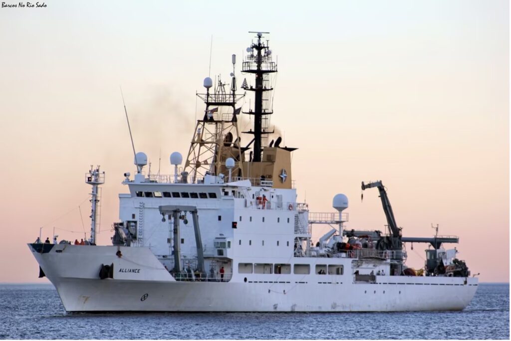 Historyczna wizyta okrętu badawczego NRV Alliance w Gdyni / Portal Stoczniowy
