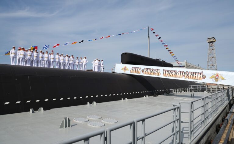 Rosja nie zwalnia tempa. Piąty okręt podwodny projektu Boriej-A w służbie / Portal Stoczniowy