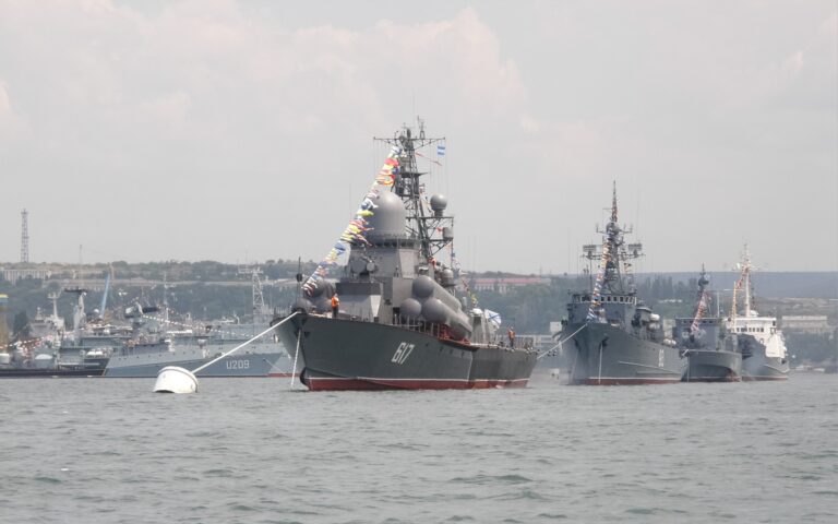 Rosja odwołuje paradę marynarki wojennej w Petersburgu / Portal Stoczniowy