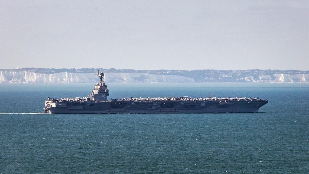 Lotniskowiec USS Gerald R. Ford na wodach Morza Północnego / Portal Stoczniowy