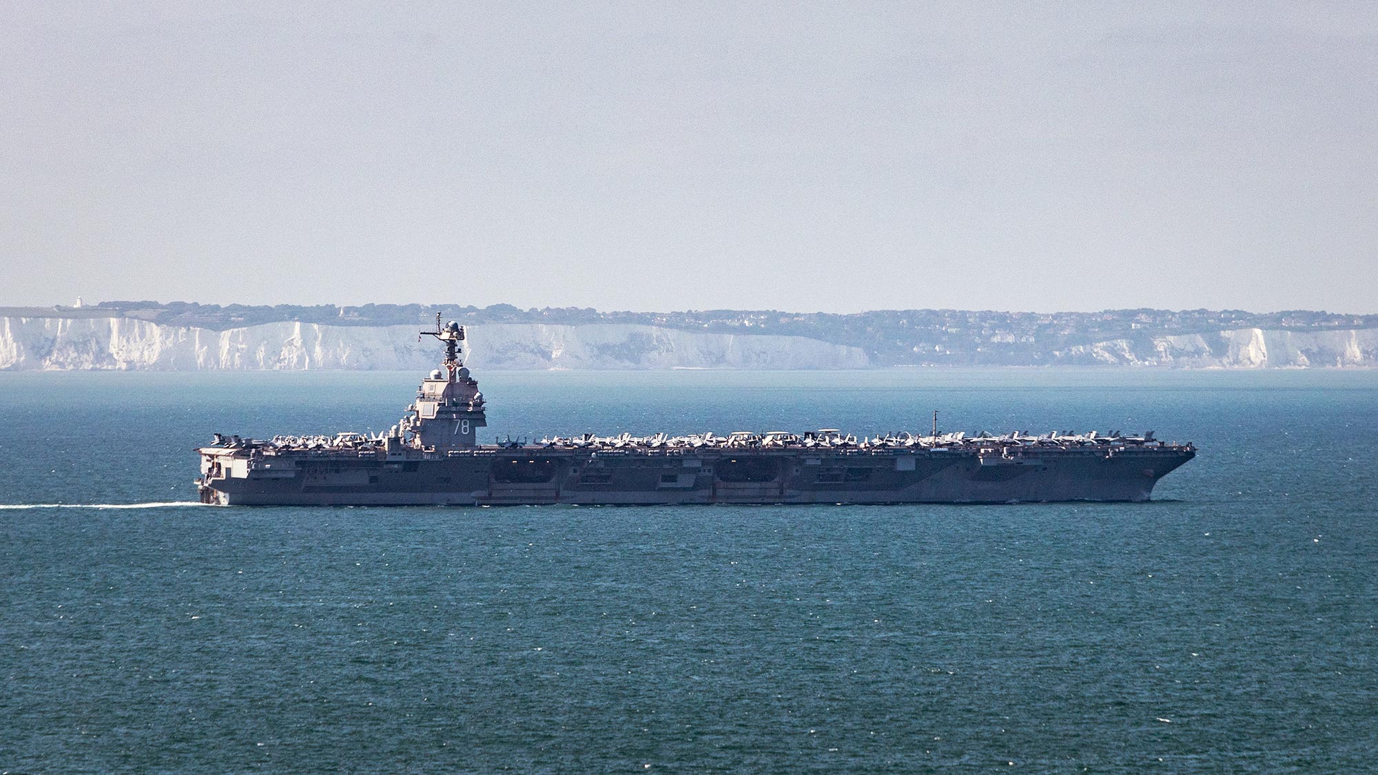 Lotniskowiec USS Gerald R. Ford na wodach Morza Północnego / Portal Stoczniowy