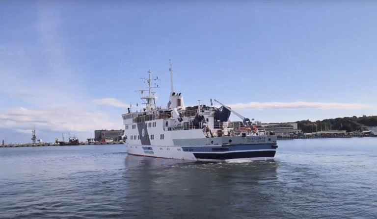 Horyzont II obrał kierunek na Spitsbergen z grupą studentów / Portal Stoczniowy