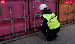 Kontrabanda z Azji w Porcie Gdynia – udaremniono przemyt papierosów / Portal Stoczniowy