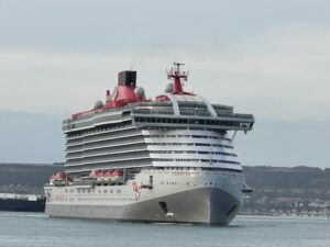 Nowy wycieczkowiec, nowe kierunki. Brilliant Lady rozpoczyna rejsy / Portal Stoczniowy