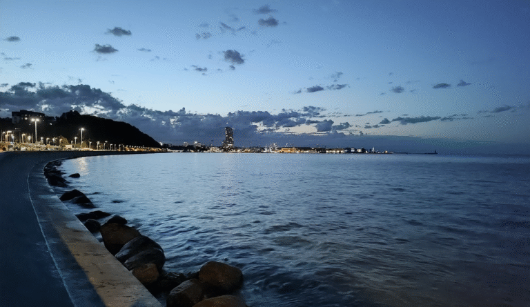 Wrzesień w Gdyni. Czy to idealny moment na spokojny wypoczynek? / Portal Stoczniowy