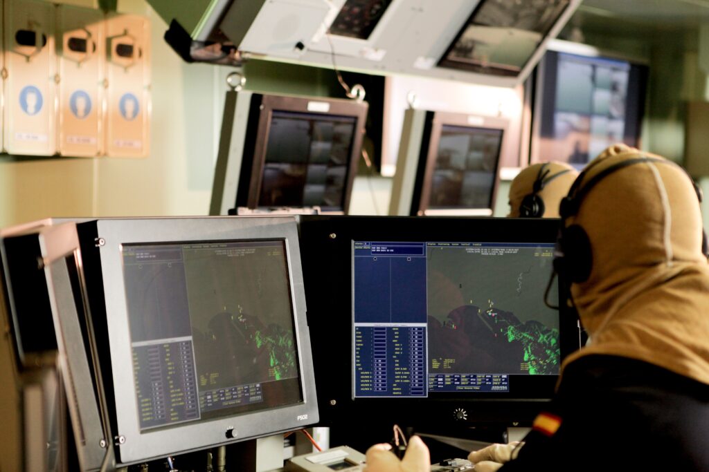 SPY-7 i SCOMBA połączone. Fregaty F-110 wchodzą w etap prób / Portal Stoczniowy