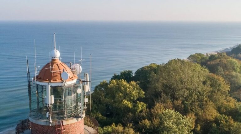 Latarnie morskie – od romantycznej ikony do cyfrowych strażników Bałtyku / Portal Stoczniowy