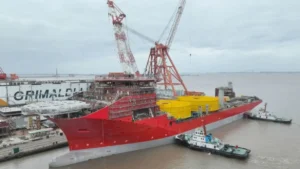 tatek do układania kabli Fleeming Jenkin (Jan De Nul) – widok pokładu z karuzelami kablowymi / Portal Stoczniowy