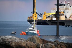 Zakończono akcję podniesienia z dna holownika w Perkins Cove