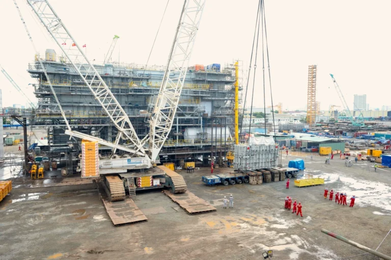 Pierwszy transformator dla morskiej stacji Baltica 2 zamontowany / Portal Stoczniowy