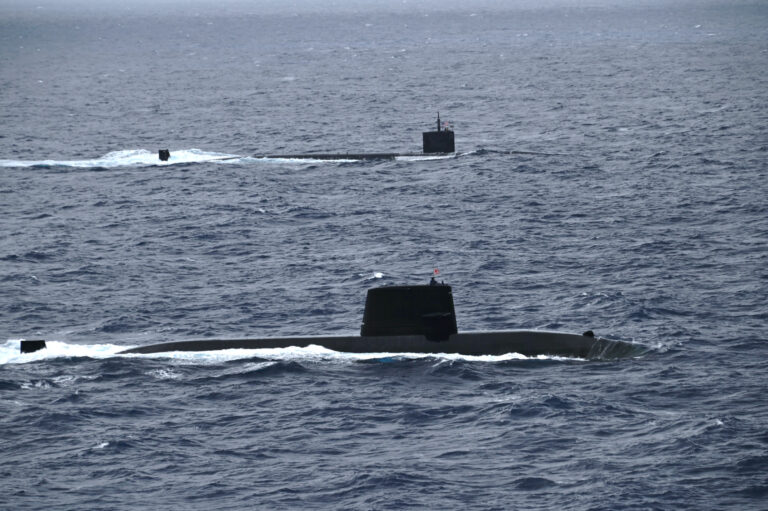 Dwa okręty podwodne w stronę Arktyki. Sygnał do Moskwy / Portal Stoczniowy