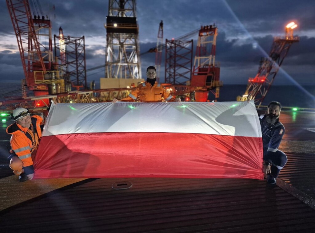 Narodowy Dzień Niepodległości w pracy. Ci, którzy 11 listopada nie mieli wolnego / Portal Stoczniowy 