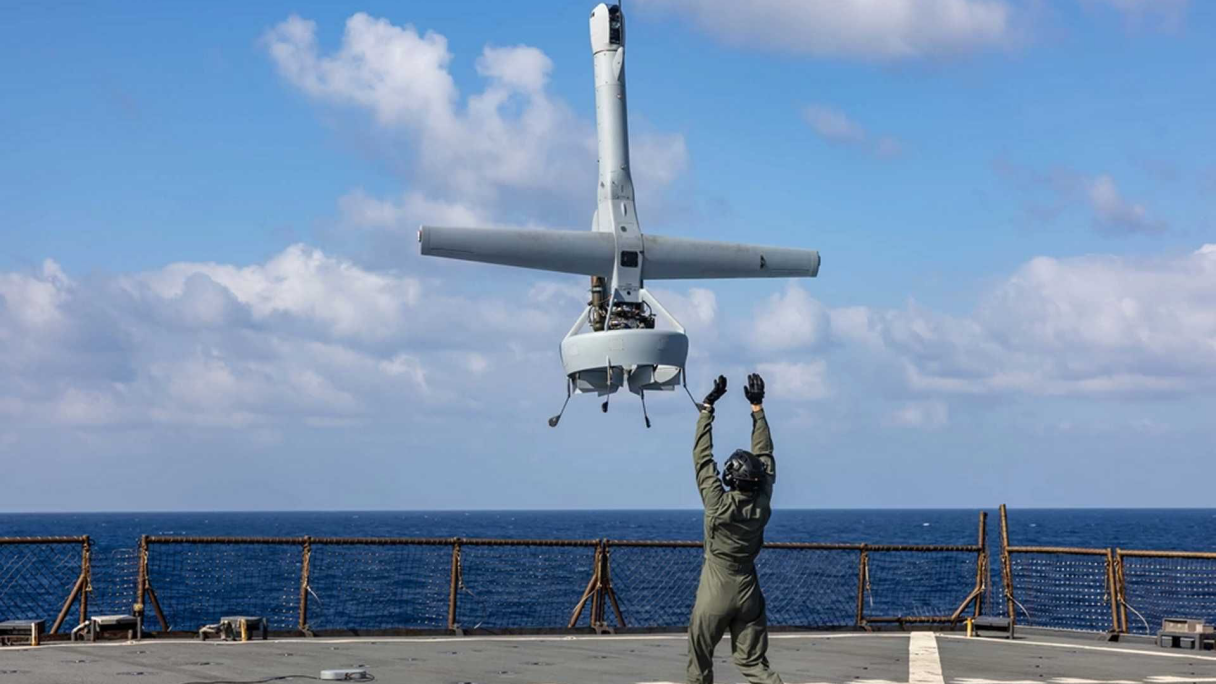 MQ-35 V-BAT wspiera US Coast Guard w przechwytywaniu łodzi przemytników / Portal Stoczniowy