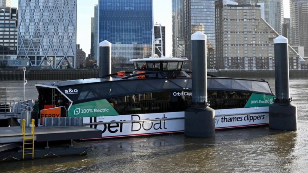 Uber Boat uruchamia elektryczną przeprawę promową na Tamizie / Portal Stoczniowy