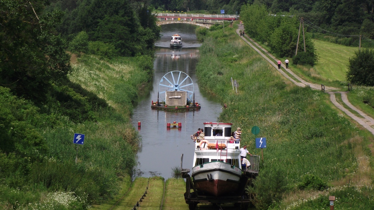 Podpisano umowy na rzecz odbudowy systemu wodnego Kanału Elbląskiego