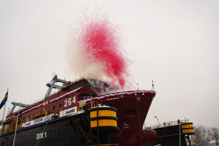 Wodowanie ORP Henryk Zygalski. Najprostszy etap programu „Delfin” za nami / Portal Stoczniowy