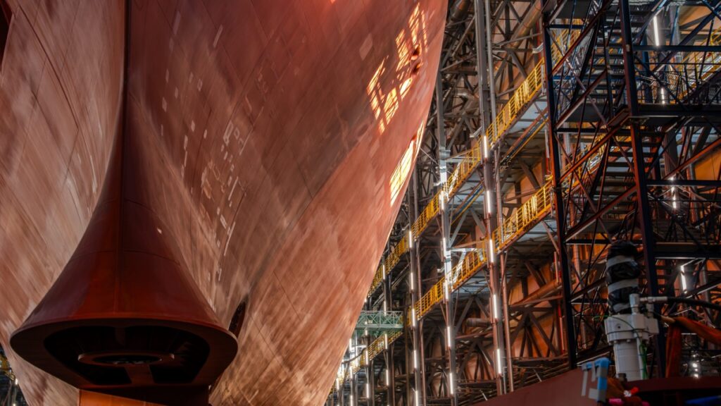 PGZ Stocznia Wojenna w 2025 roku: czas decyzji, inwestycji i produkcji / Portal Stoczniowy