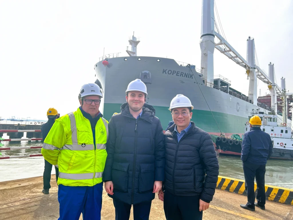 KOPERNIK już na wodzie. Wodowanie w chińskiej stoczni / Portal Stoczniowy