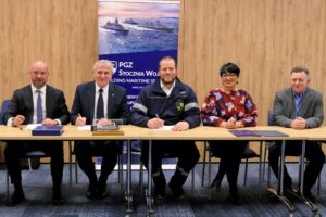 PGZ Stocznia Wojenna i WCBKT z umową na przetwornice kontenerowe / Portal Stoczniowy