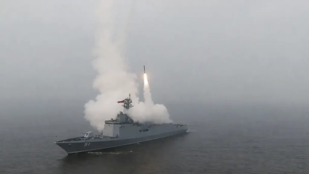 Niszczyciel Korei Północnej pokazał "kły" / Portal Stoczniowy