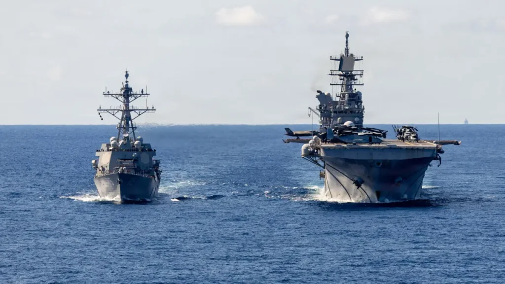 Marines w drodze na Cieśninę Ormuz. USS Tripoli niesie zdolności, których nie mają lotniskowce / Portal Stoczniowy