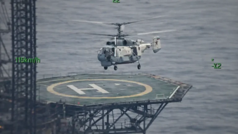 Morze Czarne: ukraiński dron FPV z USV strącił rosyjski śmigłowiec Ka-27 / Portal Stoczniowy