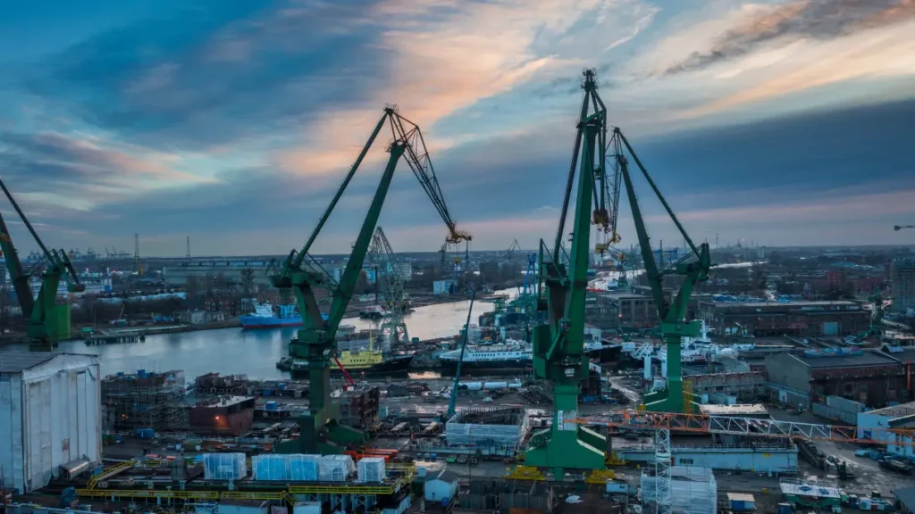 Umowa o budowę statku – procedura zmiany umowy ”Variation” / Portal Stoczniowy